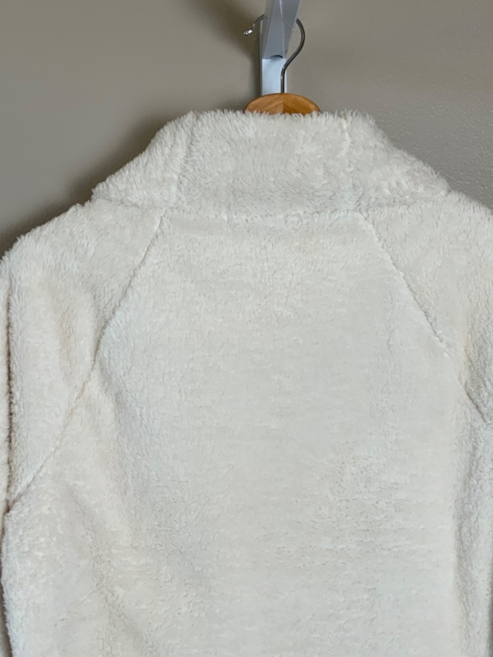 GAP Body Sherpa Mock-Neck Popover Kangaroo Pocket Sweatshirt - Picture 10 of 16